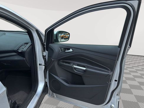 Used 2018 Ford Escape SE FWD image 11