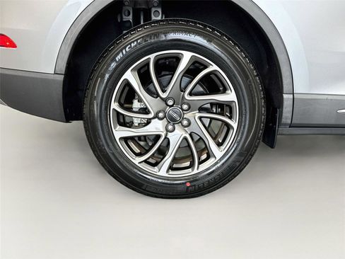 Used 2022 Lincoln Corsair FWD w/ Equipment Group 101A image 36