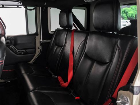 Used 2017 Jeep Wrangler Unlimited Rubicon AWD/4WD image 26
