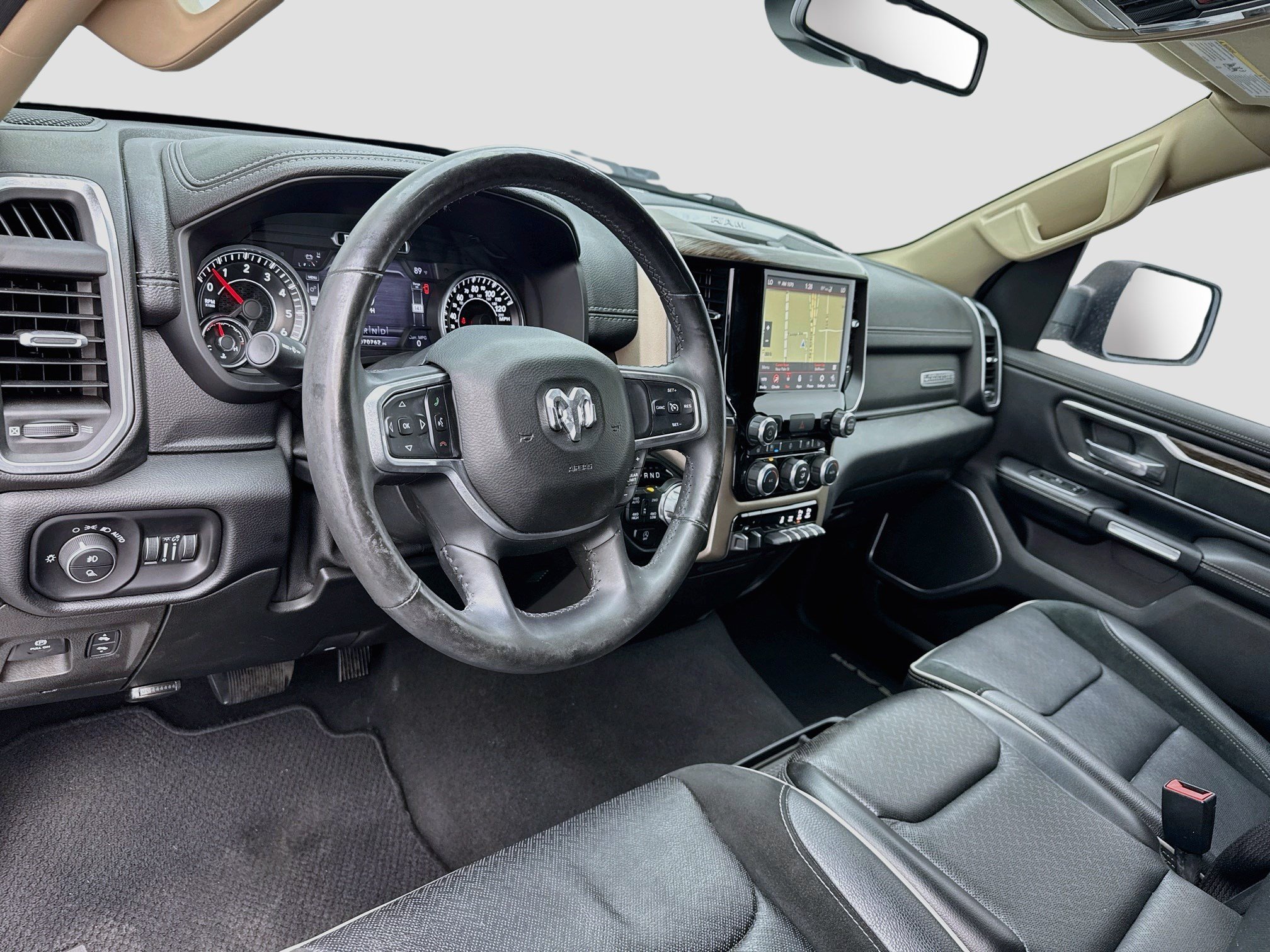Used 2019 RAM 1500 Laramie AWD/4WD image 7