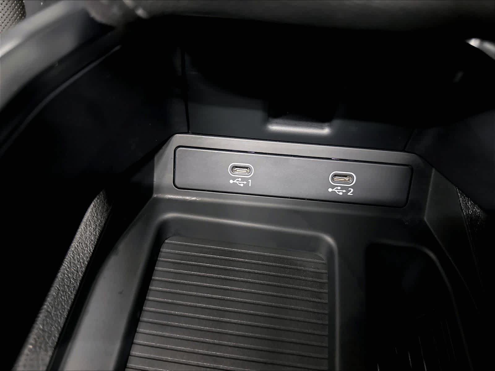 Used 2024 Audi Q8 e-tron Premium Plus AWD/4WD image 33