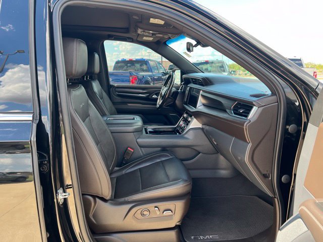 Used 2021 GMC Yukon Denali w/ Denali Premium Package AWD/4WD image 26