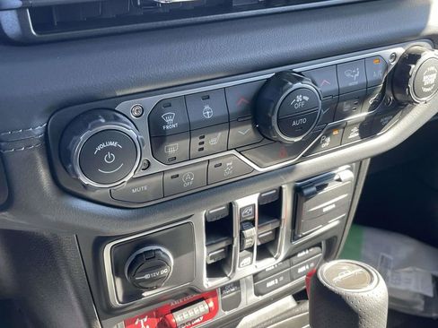 New 2026 Jeep Gladiator Mojave image 37