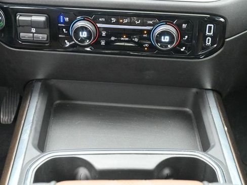 Used 2025 Chevrolet Silverado 2500 High Country w/ Technology Package AWD/4WD image 24