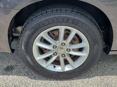 Used 2019 Dodge Grand Caravan SXT FWD image 5