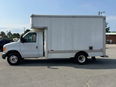 Used 2007 Ford E-450 and Econoline 450 RWD image 10