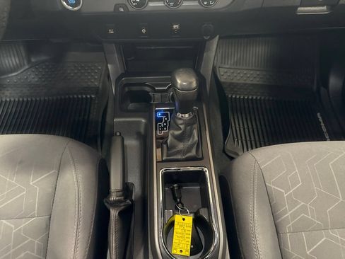 Used 2017 Toyota Tacoma TRD Sport w/ Tow Package RWD image 18