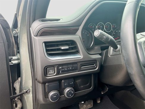 Used 2024 Chevrolet Suburban LS image 10