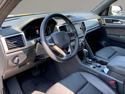 Certified 2023 Volkswagen Atlas Cross Sport SE w/ Panoramic Sunroof Package AWD/4WD image 14