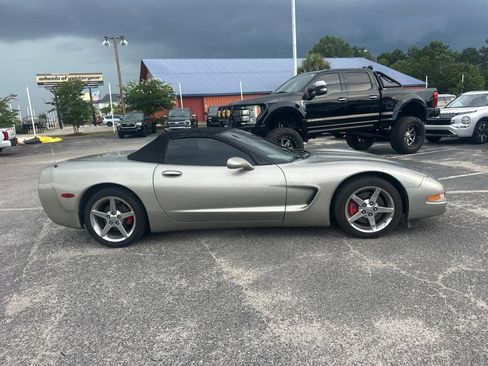 Used 2000 Chevrolet Corvette Convertible RWD image 2