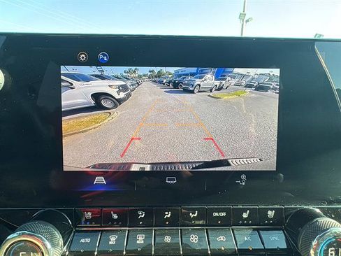 Used 2024 Chevrolet Colorado ZR2 w/ ZR2 Convenience Package III AWD/4WD image 23