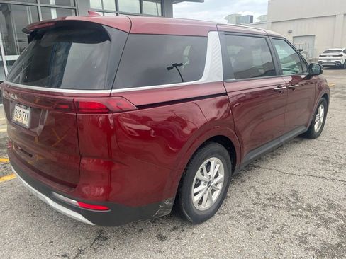 Used 2022 Kia Carnival LX FWD image 4