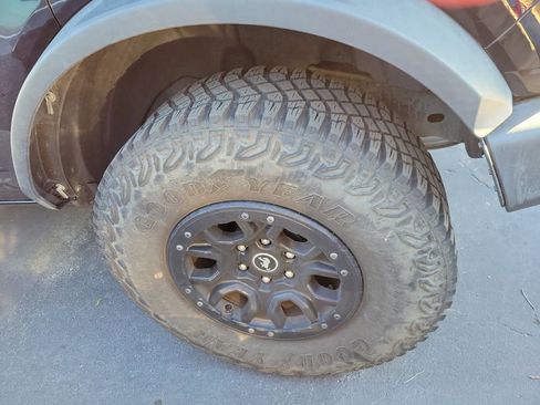 Used 2023 Ford Bronco Wildtrak image 16