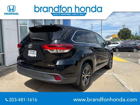 Used 2017 Toyota Highlander Plus AWD/4WD image 6
