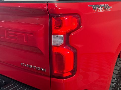 Used 2020 Chevrolet Silverado 1500 Custom Trail Boss w/ Custom Convenience Package AWD/4WD image 32