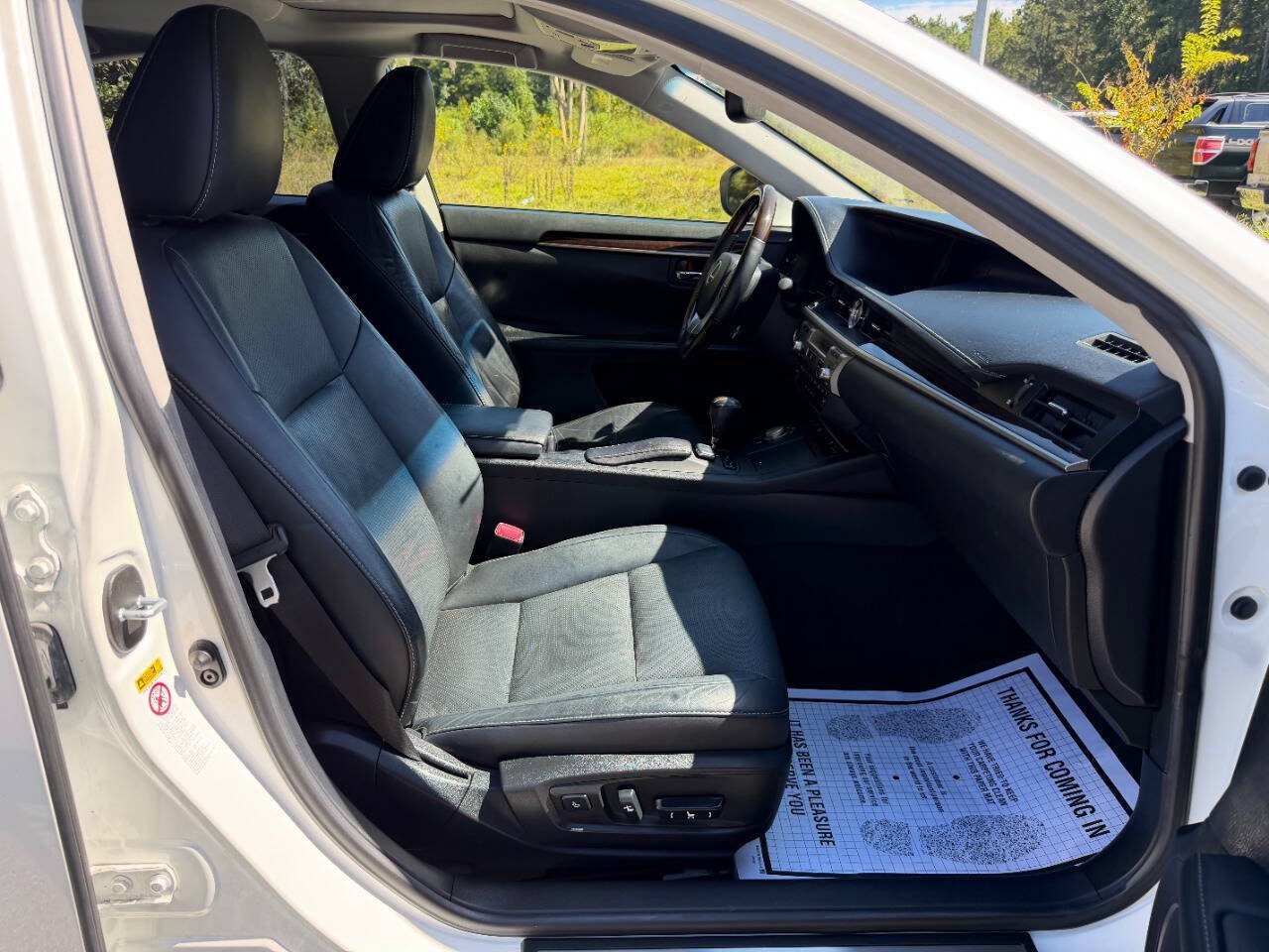 Used 2015 Lexus ES 350 w/ Luxury Package FWD image 16