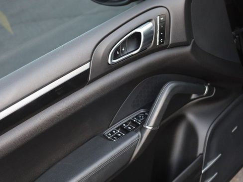 Used 2013 Porsche Cayenne Diesel AWD/4WD image 22