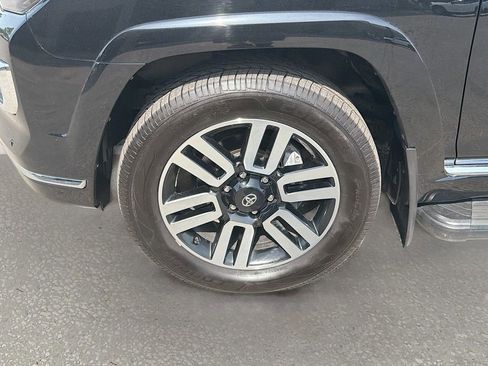 Used 2023 Toyota 4Runner Limited AWD/4WD image 40