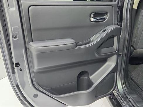 Used 2024 Nissan Frontier SV w/ Technology Package image 23