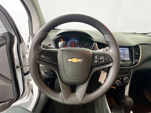 Used 2018 Chevrolet Trax LS image 17