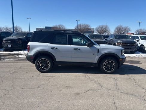 New 2026 Ford Bronco Sport Outer Banks image 3