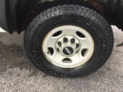 Used 2007 GMC Sierra 2500 W/T RWD image 12