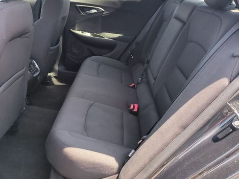 Used 2017 Chevrolet Malibu LT FWD image 18