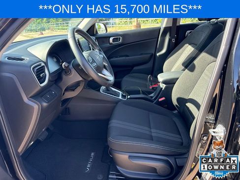Used 2024 Hyundai Venue SEL FWD image 12