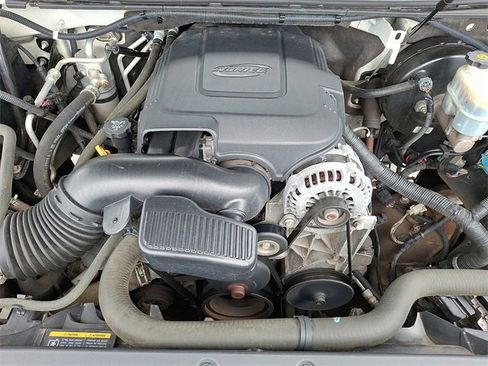 Used 2011 Chevrolet Suburban LTZ image 28