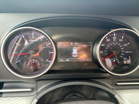 Used 2023 Kia Carnival LX FWD image 18