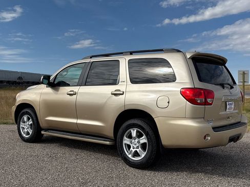 Used 2010 Toyota Sequoia SR5 image 3