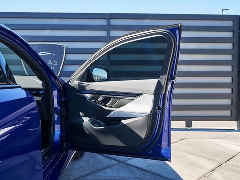 Used 2025 BMW M5 Touring image 21