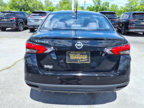 Used 2021 Nissan Versa S FWD image 18