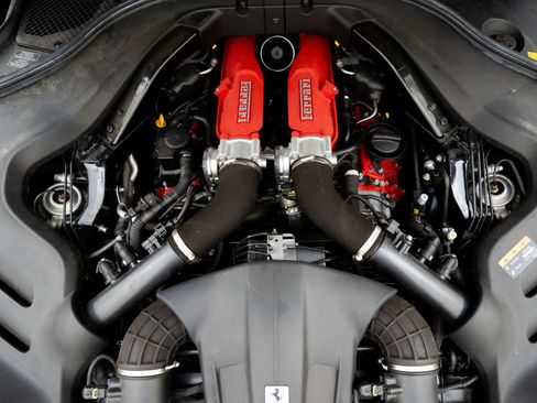 Used 2020 Ferrari Portofino RWD image 33