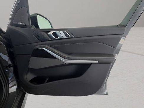 Certified 2025 BMW X5 sDrive40i w/ Executive Package image 38