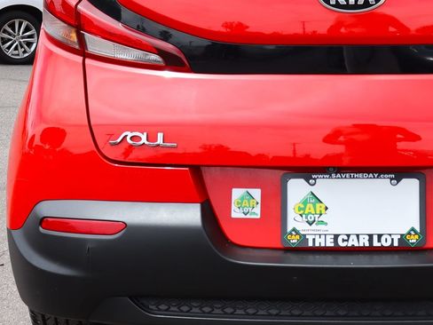Used 2020 Kia Soul LX FWD image 19