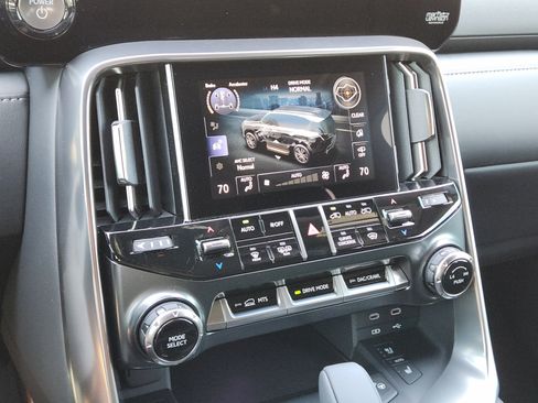 New 2026 Lexus LX 700h Luxury w/ Appearance Package AWD/4WD image 13