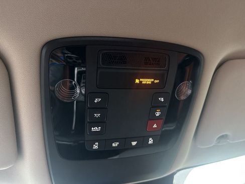 New 2026 Kia Carnival EX FWD image 37