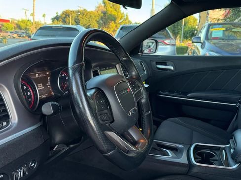 Used 2022 Dodge Charger SXT RWD image 26