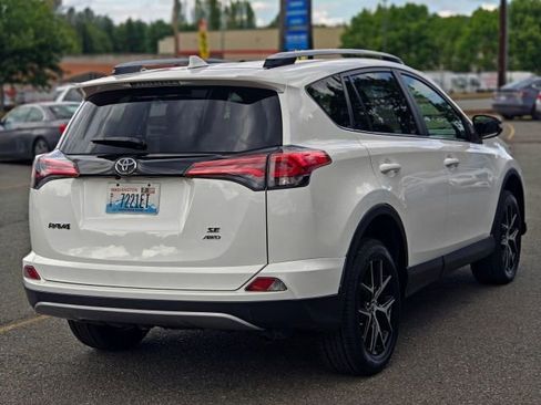 Used 2018 Toyota RAV4 SE w/ Power Extra Value Package AWD/4WD image 8