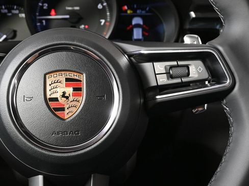 Used 2026 Porsche Macan AWD/4WD image 11