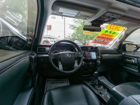 Used 2021 Toyota 4Runner Venture w/ Moonroof Package image 15