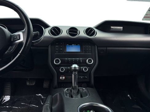 Used 2022 Ford Mustang GT RWD image 11