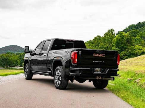 Used 2021 GMC Sierra 2500 Denali w/ Denali Black Diamond Edition AWD/4WD image 14