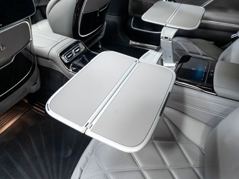 Used 2024 Mercedes-Benz Maybach S 680 4MATIC image 31