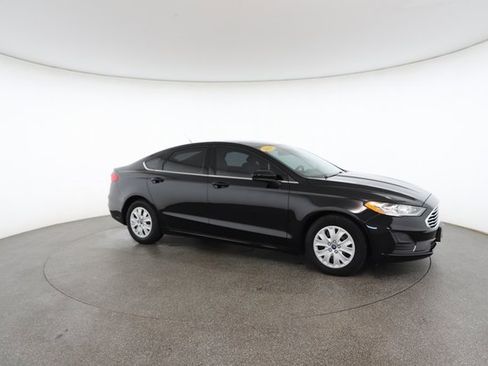 Used 2019 Ford Fusion S image 25