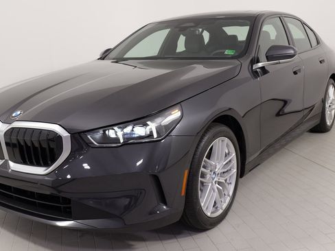 Used 2024 BMW 530i image 5