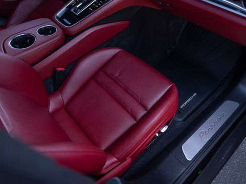 Used 2020 Porsche Panamera image 52