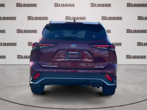Used 2024 Toyota Highlander XSE image 4