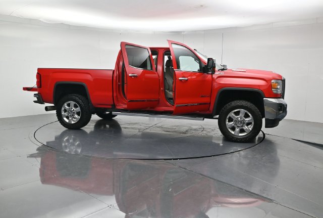 Used 2019 GMC Sierra 2500 SLT w/ Duramax Plus Package AWD/4WD image 52